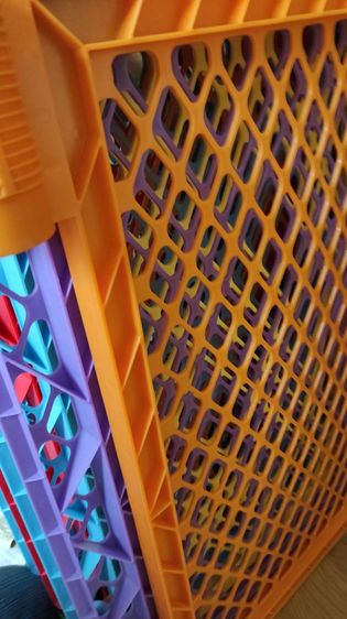 คอกกั้นเด็กจากอเมริกา ราคาถูกเหมือนใหม่ สีสันสดใสกระตุ้นพัฒนาการ  ทำความสะอาดง่ายไม่กักฝุ่น เหมือนผ้า รูปที่ 2