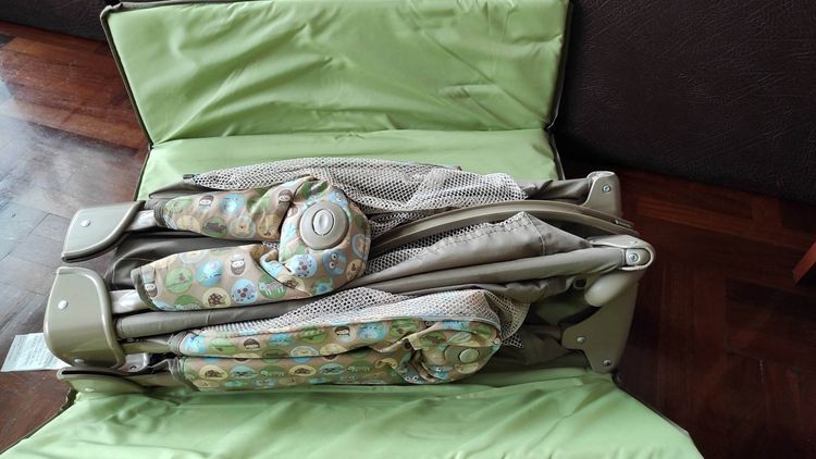 GRACO Pack N Play Base Playard  เตียงเด็กแรกเกิดใช้คุ้มๆ สภาพเหมือนใหม่ ราคาถูกมาก เตียงได้มาตรฐาน รูปที่ 3