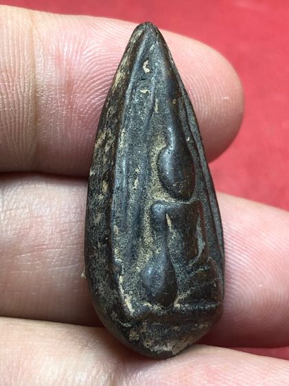 พระนางกำแพงเม็ดมะรื่นเนื้อดิน รูปที่ 4