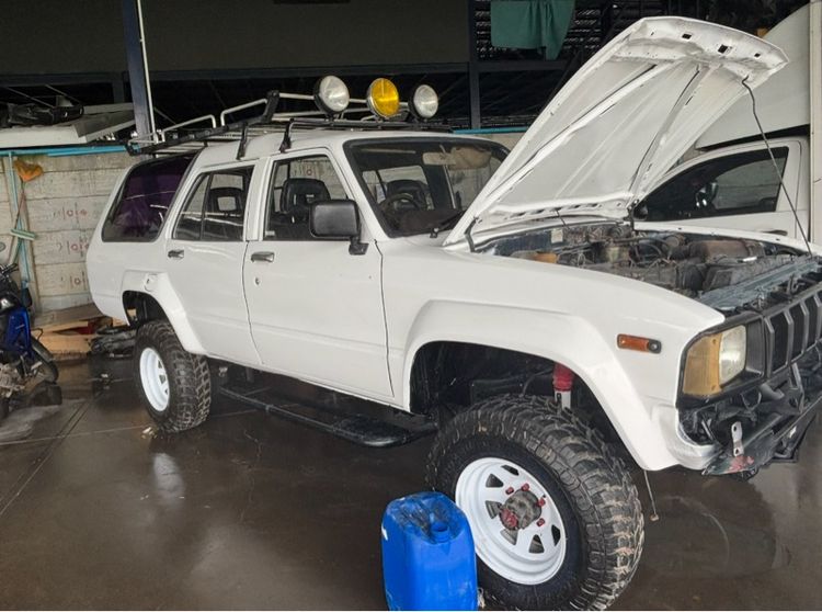 Toyota LN 1983 2.8 Extracab 4WD Van ดีเซล ไม่ติดแก๊ส เกียร์ธรรมดา ขาว รูปที่ 3