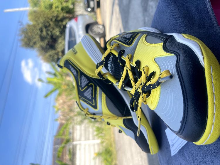 รองเท้าฟุตซอล Breaker CMPro รุ่น Pro6 สีเหลืองสวยมาก สภาพใหม่กริ๊บ อ่านรายละเอียด รูปที่ 6