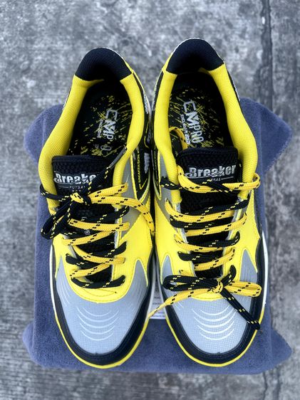 รองเท้าฟุตซอล Breaker CMPro รุ่น Pro6 สีเหลืองสวยมาก สภาพใหม่กริ๊บ อ่านรายละเอียด รูปที่ 2