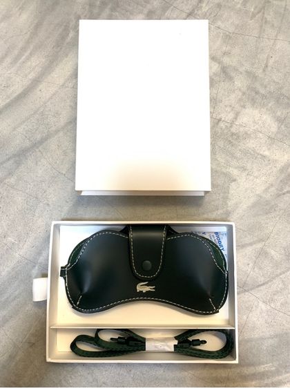 กระเป๋าใส่แว่นตา มีสายสะพาย LACOSTE รูปที่ 4