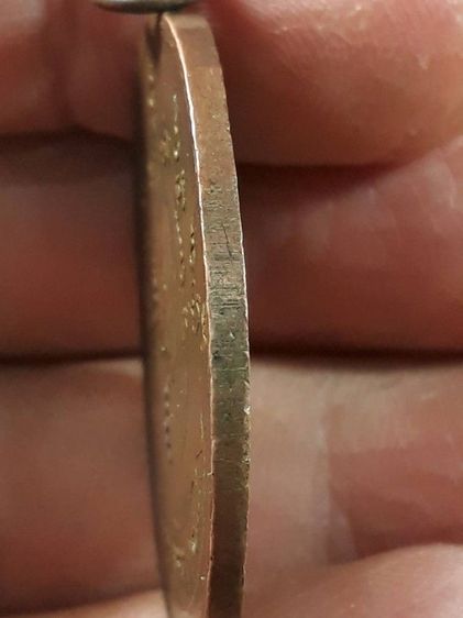 เหรียญหลวงพ่อหรุ่น เก้ายอด วัดอัมพวัน กรุงเทพฯ รุ่นแรก ปี2465 เนื้อทองแดงห่วงเชื่อมขอบกระบอกสภาพยังสวย รูปที่ 3