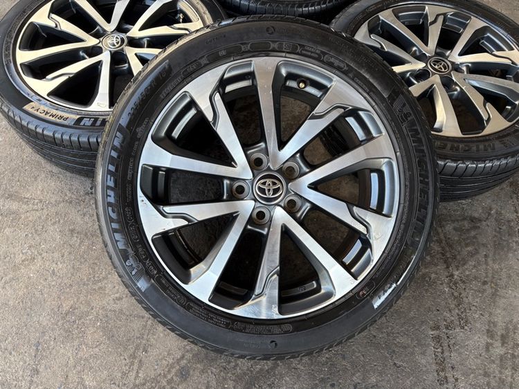 ล้อแม็กขอบ18 TOYOTA CROSS มีรอยตามการใช้งาน พร้อมยางMICHELIN225-50-18 ปี23x2 21x2 ปีแท้  รูปที่ 2