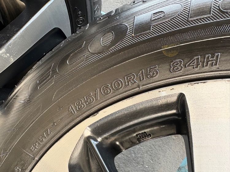 ล้อแม็กขอบ15 TOYOTA VIOS ใส่ YARIS ได้เลยต้า มีรอยตามการใช้งาน พร้อมยางBRIDGSTONE185-60-15 ปี20   รูปที่ 10
