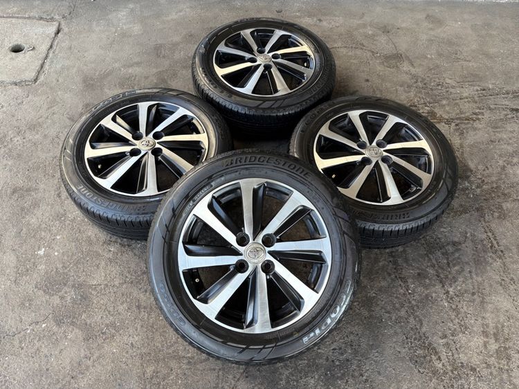 ล้อแม็กขอบ15 TOYOTA VIOS ใส่ YARIS ได้เลยต้า มีรอยตามการใช้งาน พร้อมยางBRIDGSTONE185-60-15 ปี20  