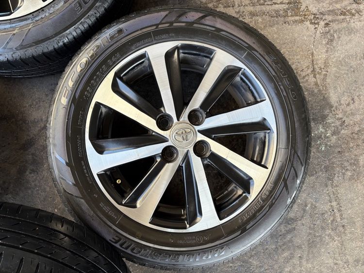 ล้อแม็กขอบ15 TOYOTA VIOS ใส่ YARIS ได้เลยต้า มีรอยตามการใช้งาน พร้อมยางBRIDGSTONE185-60-15 ปี20   รูปที่ 3