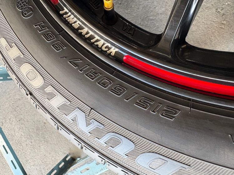 ล้อแม็กขอบ17 5รู114 กว้าง7.5 ออฟ35 มีรอยตามการใช้งาน พร้อมยางDUNLOP215-60-17 ปี23 ปีแท้ (2วง)  รูปที่ 7