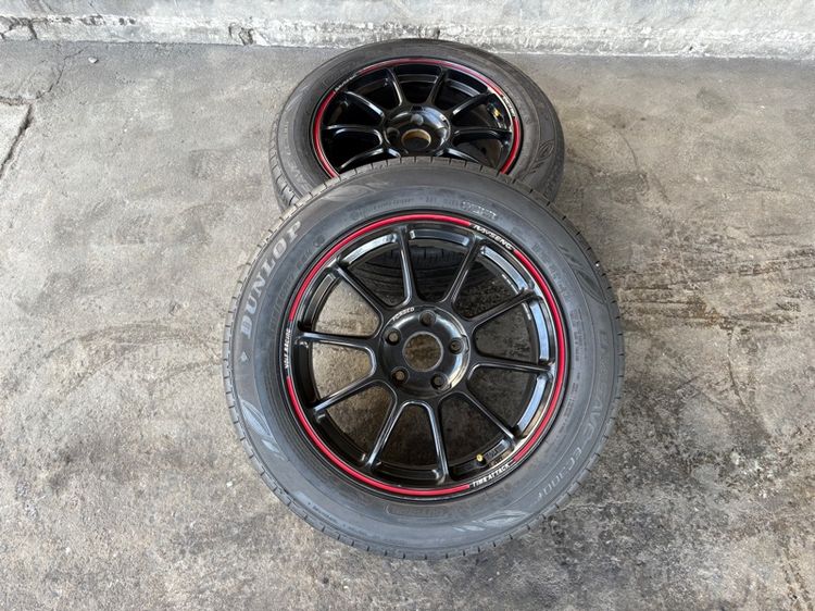 17" ล้อแม็กขอบ17 5รู114 กว้าง7.5 ออฟ35 มีรอยตามการใช้งาน พร้อมยางDUNLOP215-60-17 ปี23 ปีแท้ (2วง) 