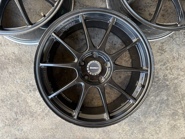 ล้อแม็กขอบ18 TC105N สีดำ 5รู114 กว้าง8.5 ออฟ35 มีรอยตามการใช้งาน  รูปที่ 4