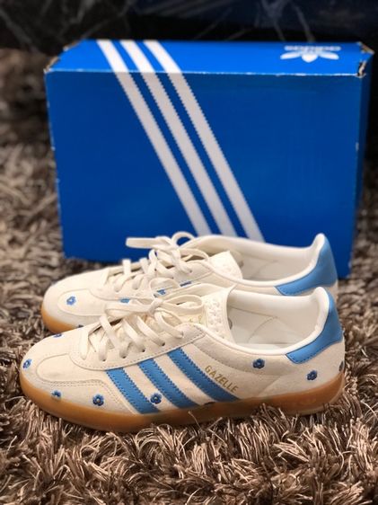 ขายรองเท้า adidas 