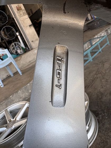 ล้อแม็กขอบ18 5รู114 หน้ากว้าง8 หลัง9 หน้าออฟ42 หลัง40 มีรอยตามการใช้งาน  รูปที่ 8