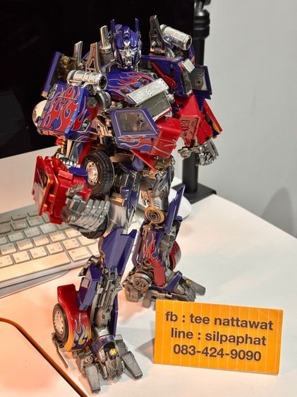 หุ่นแปลงร่าง optimust prime (black apple) 