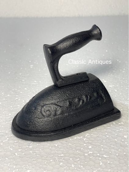 ที่ทับกระดาษ ทรงเตารีด เหล็กหล่อ