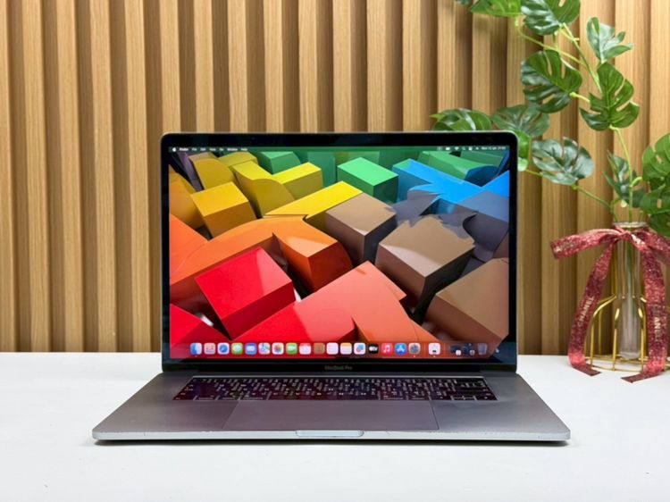 Apple Mackbook Pro 16 Inch แมค โอเอส 16 กิกะไบต์ อื่นๆ ใช่ MacBook Pro 15-inch,2018 Four Thunderbolt 3 ports Intel Core i7 Ram16GB SSD256GB SpaceGray