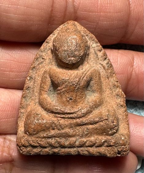 🙏พระเนื้อดินล.พโต บางกระทิง🙏ปิดตากรมหลวงชุมพร หลวงปู่ศุขวัดปากคลองในกรอบกนกเนื้อดิน องค์ละ 1550