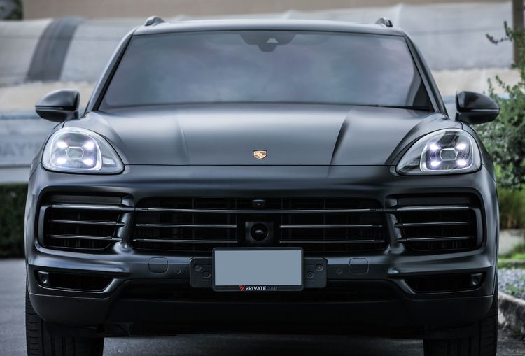 Porsche Cayenne 2023 3.0 S E-Hybrid Platinum Edition 4WD Sedan ไฮบริด ไม่ติดแก๊ส เกียร์อัตโนมัติ ดำ รูปที่ 2
