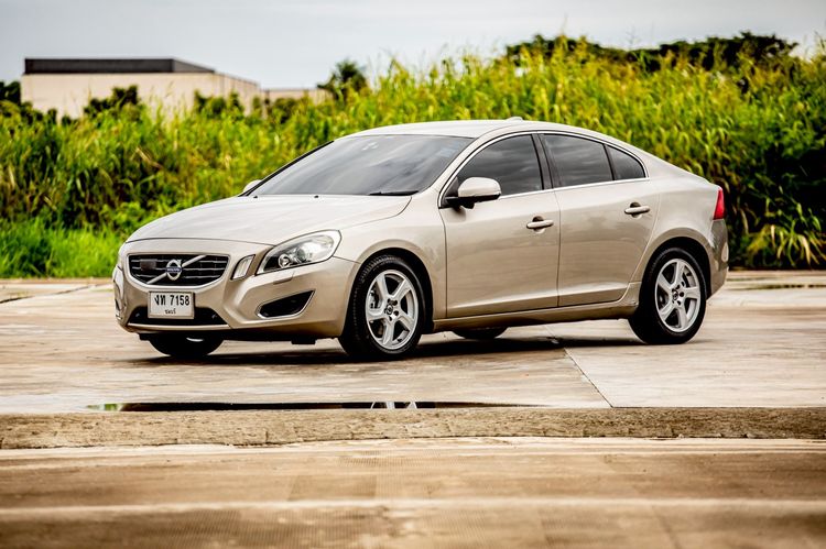 Volvo S60 2014 1.6 Drive Sedan เบนซิน ไม่ติดแก๊ส เกียร์อัตโนมัติ เทา รูปที่ 2