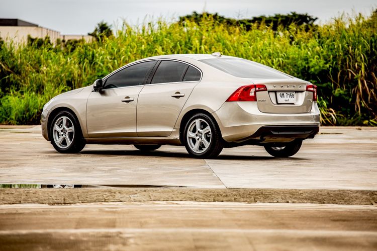 Volvo S60 2014 1.6 Drive Sedan เบนซิน ไม่ติดแก๊ส เกียร์อัตโนมัติ เทา รูปที่ 4