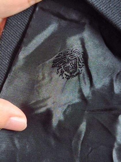 ส่งต่อเสื้อสูทคุณผู้หญิง Gianni Versace Vintage แท้ที่ปี1990ผลงานยุคที่Gianniยังมีชีวิตและออกแบบเองทรงเฉียบแบบอิตาลี่ใส่ไม่กี่ครั้ง รูปที่ 6