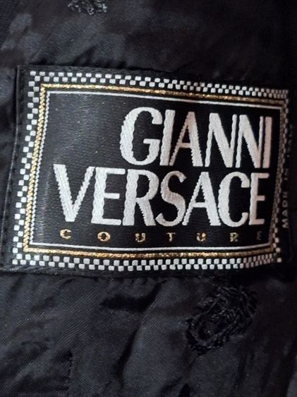 ส่งต่อเสื้อสูทคุณผู้หญิง Gianni Versace Vintage แท้ที่ปี1990ผลงานยุคที่Gianniยังมีชีวิตและออกแบบเองทรงเฉียบแบบอิตาลี่ใส่ไม่กี่ครั้ง รูปที่ 4