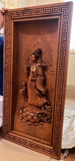 เจ้าแม่กวนอิมไม้สัก แกะสลักพร้อมเก้าอี้ไม้สัก รูปที่ 4