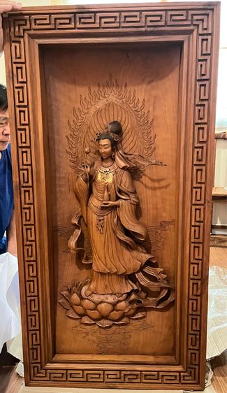 เจ้าแม่กวนอิมไม้สัก แกะสลักพร้อมเก้าอี้ไม้สัก รูปที่ 3