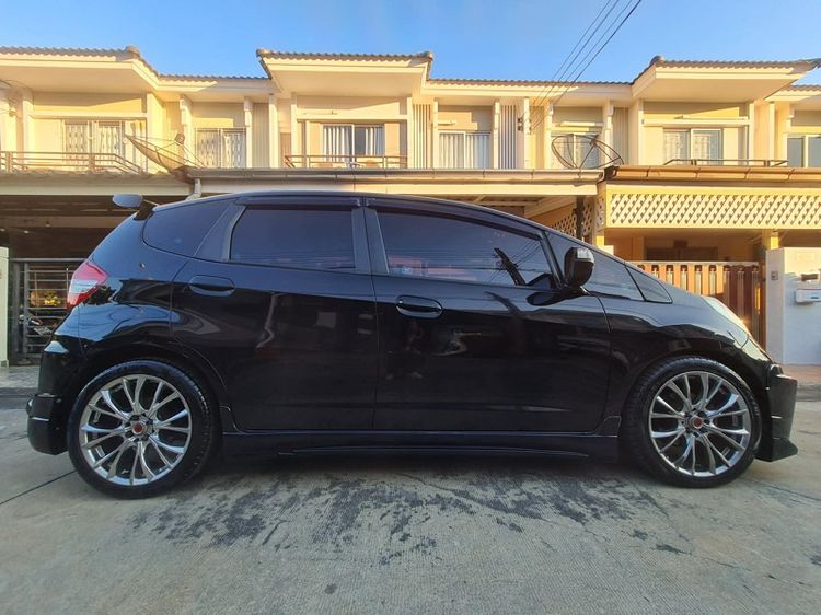 รถ Honda Jazz 1.5 SV สี ดำ