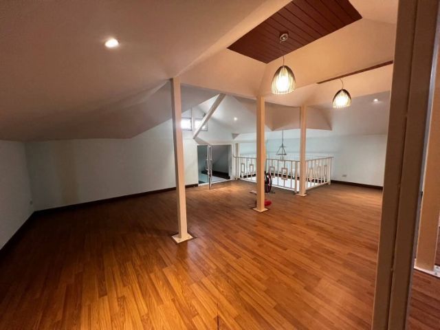 มีบางส่วน ใช่ ขายบ้านเดี่ยวหลังใหญ่ตำบลแสนสุขอำเภอเมืองชลบุรี

ตรงข้ามตลาดหนองมน สุขุมวิทซอย 5

 รูปที่ 3