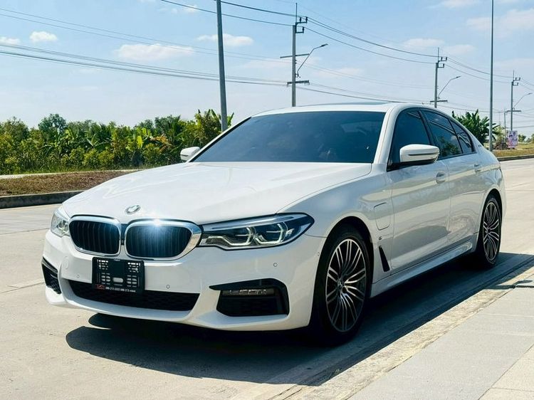 รถ BMW Series 5 530e สี ขาว