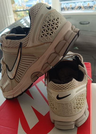 ขายถูก ของใหม่เก่าเก็บ Nike Vomero 5  Light Silver size 43-275cm ใหม่ ไม่เคยใส่ นิยม นุ่ม เบาสบายมาก  รูปที่ 7
