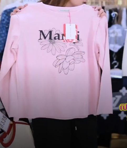 เสื้อผู้หญิงเเขนยาว alo อก38"  มาดิชมพู อก44" จาก750 เหลือ550บาท รูปที่ 2