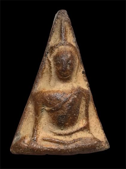 	 พระนางพญาพิมพ์อกนูนใหญ่ กรุวัดนางพญา จังหวัดพิษณุโลก