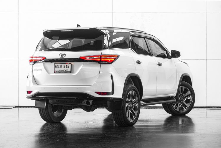 Toyota Fortuner 2023 2.4 LEGENDER 2WD AT Utility-car ดีเซล ไม่ติดแก๊ส เกียร์อัตโนมัติ ขาว รูปที่ 4