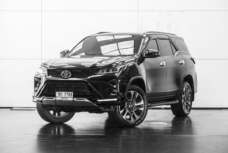 Toyota Fortuner 2021 2.4 LEGENDER 4WD AT Utility-car ดีเซล ไม่ติดแก๊ส เกียร์อัตโนมัติ ดำ รูปที่ 2
