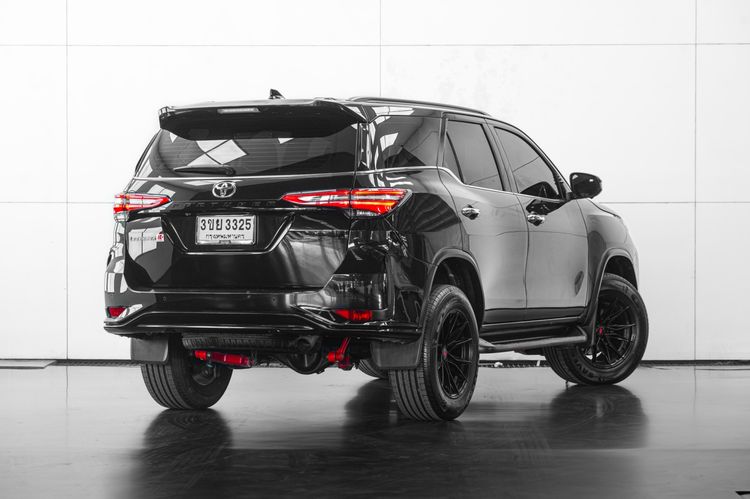 Toyota Fortuner 2021 2.4 Legender Black Top Utility-car ดีเซล ไม่ติดแก๊ส เกียร์อัตโนมัติ ดำ รูปที่ 4