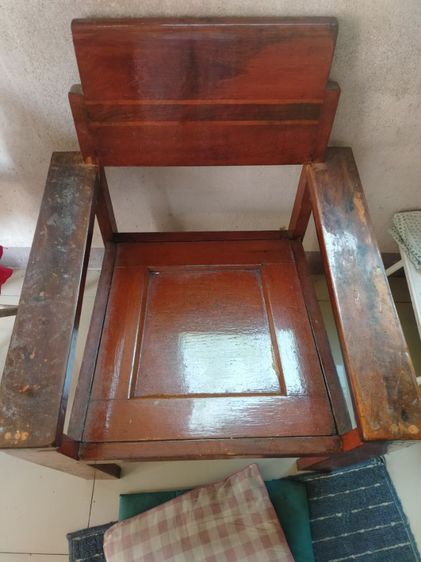 เก้าอี้ไม้โบราณ