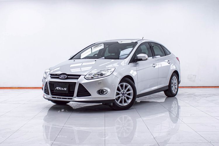 รถ Ford Focus 2.0 Titanium Plus สี เทา