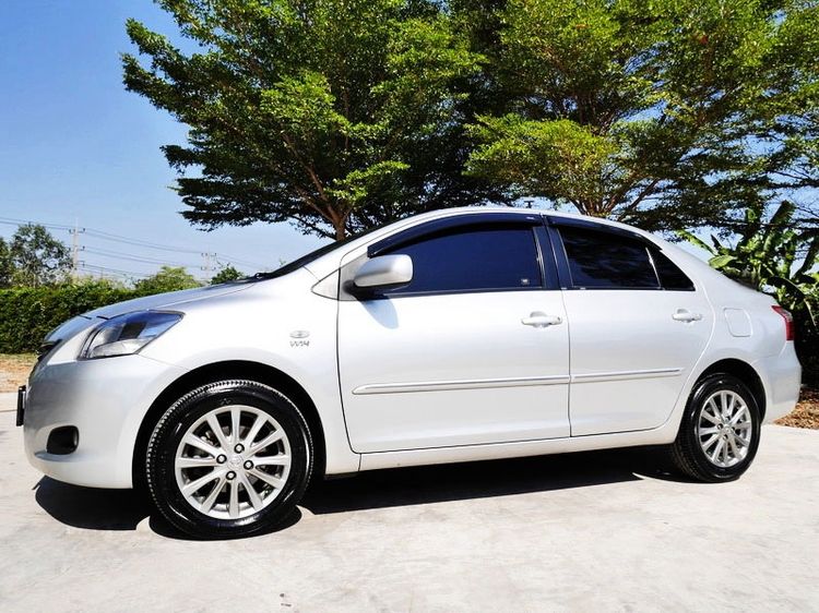 รถ Toyota Vios 1.5 E สี บรอนซ์เงิน