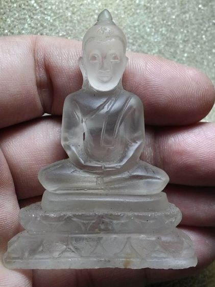 พระแก้วขาวครับ