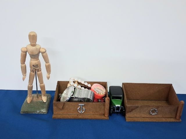 กล่องใส่เครื่องเขียน ปากกา ดินสอ ไม้บรรทัด กรรไกร ยางลบ ขวดสี คัตเตอร์ ไส้ดินสอ เครื่องประดับจิวเวลรี่  เหรียญบาท นาฬิกา ฯลฯ รุ่น Bx-4 รูปที่ 8