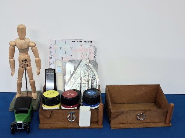 กล่องใส่เครื่องเขียน ปากกา ดินสอ ไม้บรรทัด กรรไกร ยางลบ ขวดสี คัตเตอร์ ไส้ดินสอ เครื่องประดับจิวเวลรี่  เหรียญบาท นาฬิกา ฯลฯ รุ่น Bx-4 รูปที่ 6