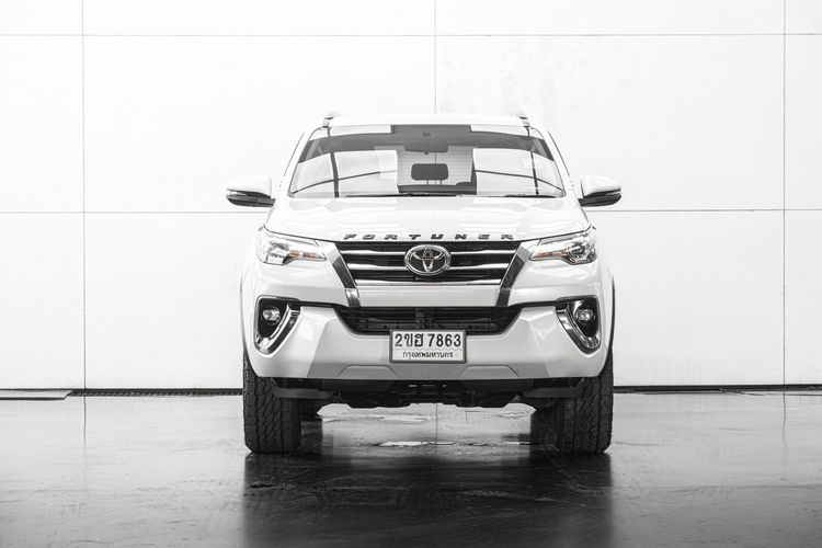 Toyota Fortuner 2019 2.4 V Utility-car ดีเซล ไม่ติดแก๊ส เกียร์อัตโนมัติ ขาว รูปที่ 3