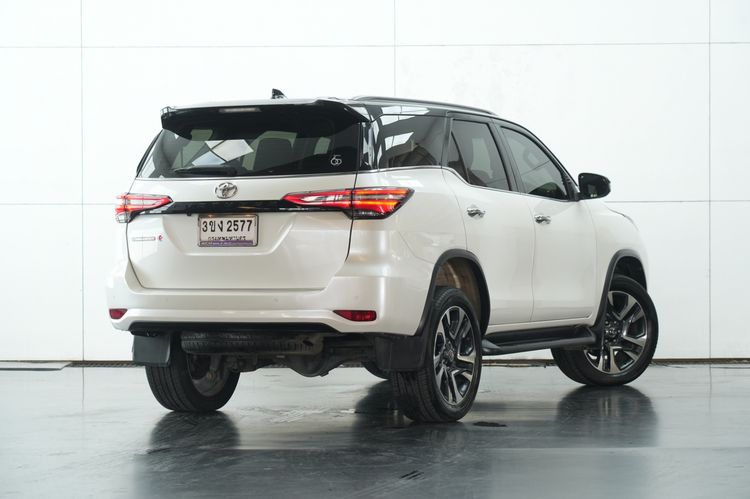 Toyota Fortuner 2022 2.4 Commander Utility-car ดีเซล ไม่ติดแก๊ส เกียร์อัตโนมัติ ขาว รูปที่ 4