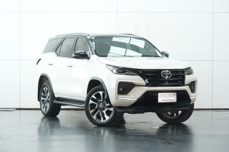 Toyota Fortuner 2022 2.4 Commander Utility-car ดีเซล ไม่ติดแก๊ส เกียร์อัตโนมัติ ขาว