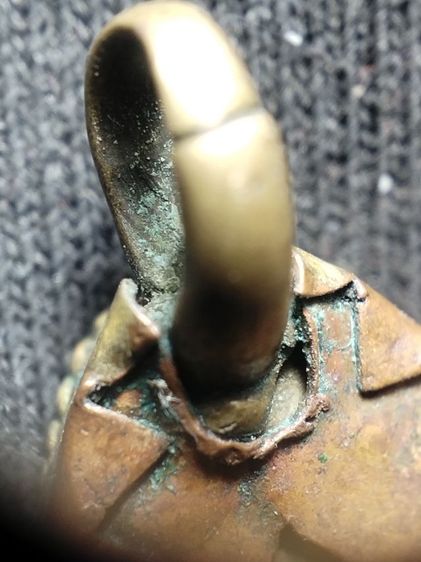 รูปหล่อหลวงพ่อเงินจอบเล็กเลี่ยมโบราณครับ รูปที่ 11