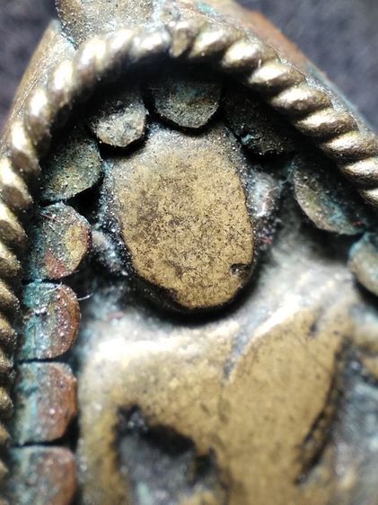 รูปหล่อหลวงพ่อเงินจอบเล็กเลี่ยมโบราณครับ รูปที่ 5