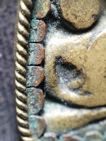 รูปหล่อหลวงพ่อเงินจอบเล็กเลี่ยมโบราณครับ รูปที่ 6