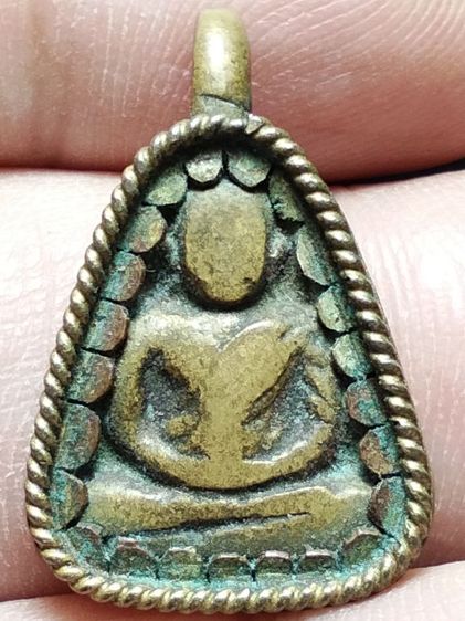 รูปหล่อหลวงพ่อเงินจอบเล็กเลี่ยมโบราณครับ รูปที่ 15